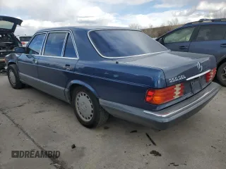 1986 Mercedes-Benz 560 with VIN WDBCA39D0GA267806, listed as a Copart auction lot 49870225 with 117,401 mi miles and Clean Title. Bid and sale history available at DreamBid. Image 2.
