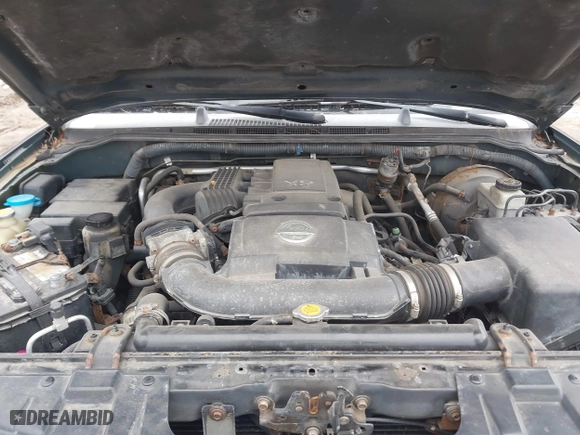 2005 Nissan Pathfinder LE with VIN 5N1AR18WX5C767882, listed as a IAAI auction lot 41867115 with 216,147 mi miles. Bid and sale history available at carsss.com. Image 10.