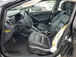 2016 Kia Forte EX z VIN KNAFZ4A88G5550228, wystawiony jako Copart lot #52429665 z przebiegiem 79 698 mil mil oraz Szkoda całkowita • Salvage title. Historia ofert i sprzedaży dostępna na DreamBid. Obrazek 7.