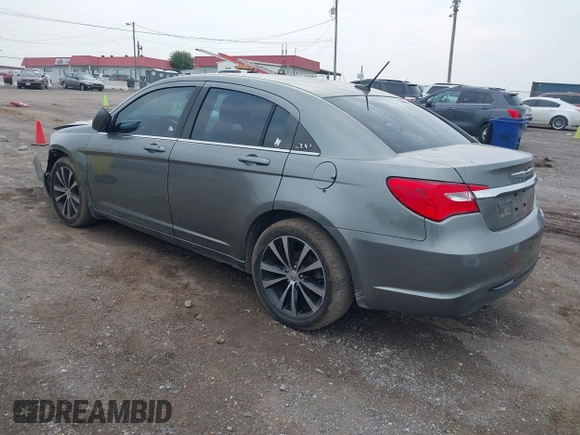 2013 Chrysler 200 Touring with VIN 1C3CCBBB4DN706903, listed as a IAAI auction lot 39901893 with 199,894 mi miles. Bid and sale history available at carsss.com. Image 3.