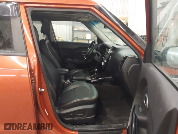 2018 Kia Soul ! with VIN KNDJX3AA4J7587286, listed as a IAAI auction lot 41657795 with 104,533 mi miles. Bid and sale history available at carsss.com. Image 5.