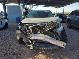 2021 Toyota RAV4 XLE with VIN 2T3W1RFV1MW165118, listed as a Copart auction lot 47613725 with 71,270 mi miles and Salvage Title. Bid and sale history available at carsss.com. Image 5.