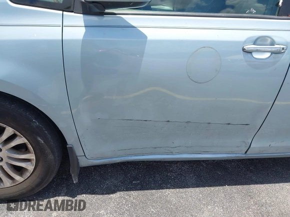 2015 Toyota Sienna XLE с VIN 5TDYK3DC3FS537633, выставлен на аукционе IAAI как лот 42534653 с пробегом 250 730 миль миль и . История ставок и продаж доступна на DreamBid. Изображение 6.