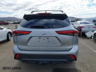 2021 Toyota Highlander XLE with VIN 5TDHZRBHXMS114705, listed as a IAAI auction lot 41324103 with 57,552 mi miles. Bid and sale history available at carsss.com. Image 17.