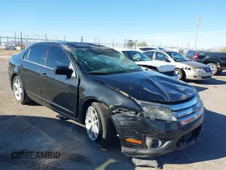 2010 Ford Fusion SE z VIN 3FAHP0HA2AR227662, wystawiony jako IAAI lot #40926764 z przebiegiem 130 797 mil mil oraz . Historia ofert i sprzedaży dostępna na DreamBid. Obrazek 1.