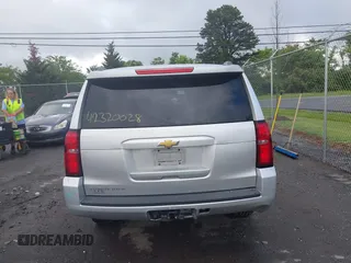 2015 Chevrolet Suburban LT z VIN 1GNSCJKC2FR144528, wystawiony jako IAAI lot #42320028 z przebiegiem 226 076 mil mil oraz . Historia ofert i sprzedaży dostępna na DreamBid. Obrazek 16.