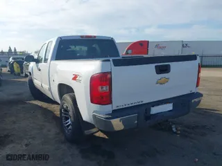 2008 Chevrolet Silverado 1500 LT w/1LT with VIN 2GCEK19J381123017, listed as a IAAI auction lot 41754727 with 172,530 mi miles. Bid and sale history available at carsss.com. Image 3.
