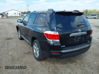 2013 Toyota Highlander Limited z VIN 5TDDK3EH1DS258901, wystawiony jako IAAI lot #42026696 z przebiegiem 110 465 mil mil oraz . Historia ofert i sprzedaży dostępna na DreamBid. Obrazek 3.