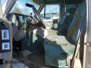 1994 Chevrolet Chevy Van z VIN 1GBEG25KXRF155175, wystawiony jako Copart lot #46681995 z przebiegiem 217 446 mil mil oraz Szkoda całkowita • Salvage title. Historia ofert i sprzedaży dostępna na DreamBid. Obrazek 7.