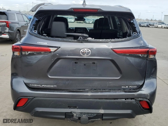2020 Toyota Highlander XLE with VIN 5TDGZRBH9LS517682, listed as a Copart auction lot 47233105 with 28,205 mi miles and Salvage Title. Bid and sale history available at carsss.com. Image 6.