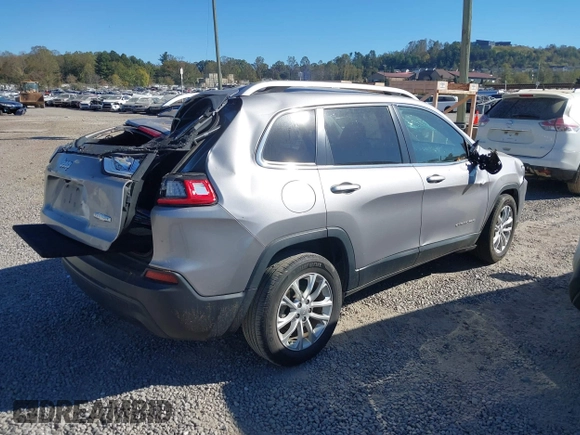 2019 Jeep Cherokee Latitude with VIN 1C4PJLCB4KD428000, listed as a IAAI auction lot 40602703 with 232,159 mi miles and . Bid and sale history available at DreamBid. Image 4.