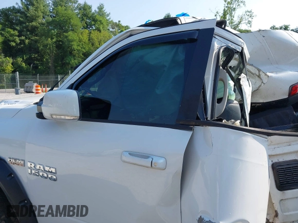 2013 Ram 1500 Sport z VIN 1C6RR7MT2DS571209, wystawiony jako IAAI lot #42635592 z przebiegiem 192 998 mil mil oraz . Historia ofert i sprzedaży dostępna na DreamBid. Obrazek 20.