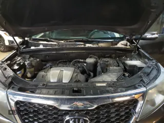 2012 Kia Sorento LX with VIN 5XYKTDA26CG213346, listed as a Copart auction lot 82377944 with 161,266 mi miles and Clean Title. Bid and sale history available at carsss.com. Image 12.