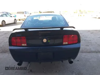 2007 Ford Mustang Deluxe with VIN 1ZVFT80N575352139, listed as a IAAI auction lot 41626063 with 113,792 mi miles. Bid and sale history available at carsss.com. Image 17.