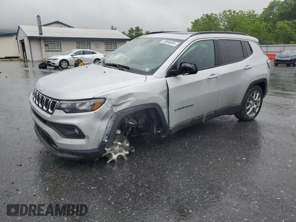 2024 Jeep Compass Latitude Lux z VIN 3C4NJDFN4RT134099, wystawiony jako Copart lot #58906095 z przebiegiem 4 257 mil mil oraz Szkoda całkowita • Salvage title. Historia ofert i sprzedaży dostępna na DreamBid. Obrazek 1.