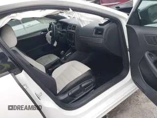 2016 Volkswagen Jetta Sport z VIN 3VWD17AJ0GM394943, wystawiony jako IAAI lot #41844346 z przebiegiem Nie podano mil oraz . Historia ofert i sprzedaży dostępna na DreamBid. Obrazek 5.