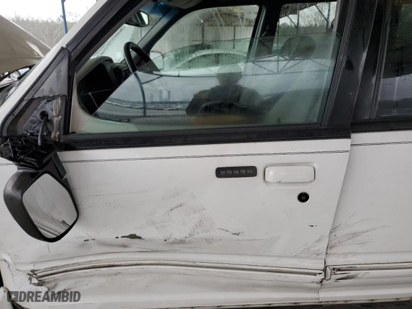 2000 Ford Explorer XLT with VIN 1FMZU73E9YZB47416, listed as a Copart auction lot 44131665 with 241,417 mi miles and Salvage Title. Bid and sale history available at carsss.com. Image 7.