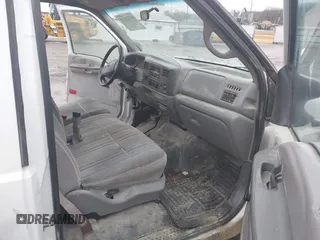 1999 Ford Super Duty F-250 XL with VIN 1FTNF21L7XEC89108, listed as a IAAI auction lot 41733933 with 135,893 mi miles. Bid and sale history available at carsss.com. Image 5.
