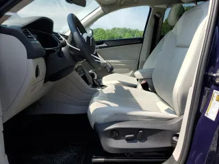 2023 Volkswagen Tiguan SE with VIN 3VVMB7AX3PM036760, listed as a Copart auction lot 59784005 with 21,603 mi miles and Salvage title. Bid and sale history available at DreamBid. Image 7.