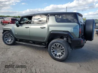 2024 GMC Hummer EV 3X with VIN 1GKB0RDC5RU100784, listed as a Copart auction lot 82634054 with 7,515 mi miles and Salvage Title. Bid and sale history available at carsss.com. Image 2.