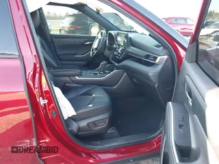 2022 Toyota Highlander XSE with VIN 5TDLZRAH6NS137265, listed as a IAAI auction lot 41300574 with 35,846 mi miles and . Bid and sale history available at DreamBid. Image 5.