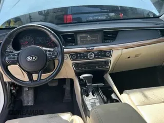 2017 Kia Cadenza Technology z VIN KNALC4J1XH5063296, wystawiony jako Copart lot #62104505 z przebiegiem 84 447 mil mil oraz Szkoda całkowita • Salvage title. Historia ofert i sprzedaży dostępna na DreamBid. Obrazek 9.