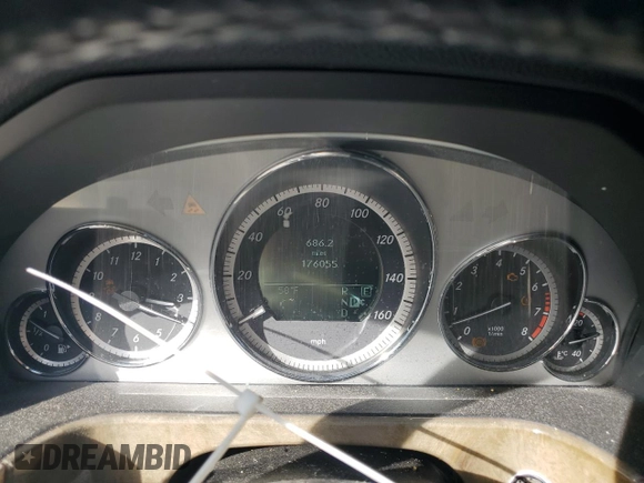 2011 Mercedes-Benz E 550 Luxury with VIN WDDHF7CB6BA416810, listed as a Copart auction lot 44770485 with 176,055 mi miles and Salvage Title. Bid and sale history available at DreamBid. Image 9.