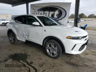 2024 Dodge Hornet R/T z VIN ZACPDFCW1R3A28605, wystawiony jako Copart lot #63086245 z przebiegiem 17 740 mil mil oraz Szkoda całkowita • Salvage title. Historia ofert i sprzedaży dostępna na DreamBid. Obrazek 4.