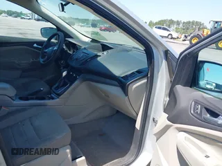 2013 Ford Escape SE with VIN 1FMCU0GX0DUA19811, listed as a IAAI auction lot 42009015 with 135,662 mi miles. Bid and sale history available at carsss.com. Image 5.