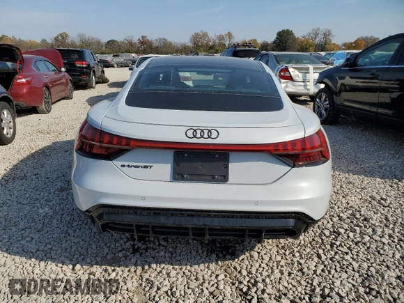 2024 Audi e-tron GT Premium Plus z VIN WAUCJBFW3R7004062, wystawiony jako Copart lot #77770684 z przebiegiem 3092 mil mil oraz Szkody całkowita. Historia ofert i sprzedaży dostępna na DreamBid. Obrazek 6.