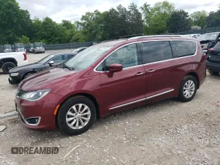 2018 Chrysler Pacifica Touring L Plus z VIN 2C4RC1EG4JR144152, wystawiony jako Copart lot #56866345 z przebiegiem 164 539 mil mil oraz Czysty tytuł • Clean title. Historia ofert i sprzedaży dostępna na DreamBid. Obrazek 1.