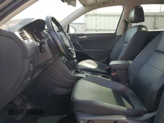 2018 Volkswagen Tiguan SEL z VIN 3VV2B7AX5JM065899, wystawiony jako Copart lot #65825635 z przebiegiem 115 677 mil mil oraz Szkoda całkowita • Salvage title. Historia ofert i sprzedaży dostępna na DreamBid. Obrazek 7.