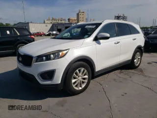 2017 Kia Sorento LX z VIN 5XYPG4A31HG246054, wystawiony jako Copart lot #53717335 z przebiegiem 116 899 mil mil oraz Szkoda całkowita • Salvage title. Historia ofert i sprzedaży dostępna na DreamBid. Obrazek 1.