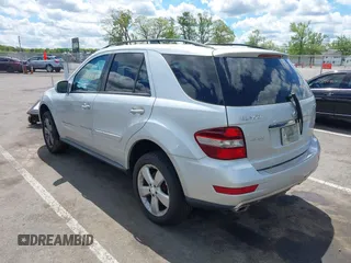 2009 Mercedes-Benz M 350 with VIN 4JGBB86E09A508864, listed as a IAAI auction lot 42211990 with 183,520 mi miles and . Bid and sale history available at carsss.com. Image 3.