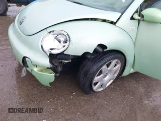 2001 Volkswagen Beetle GLX with VIN 3VWDD21CX1M463267, listed as a IAAI auction lot 41980454 with 120,178 mi miles and . Bid and sale history available at DreamBid. Image 6.