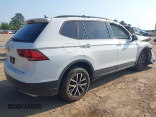2021 Volkswagen Tiguan S с VIN 3VV1B7AX6MM110493, выставлен на аукционе IAAI как лот 42042818 с пробегом 49 745 миль миль и . История ставок и продаж доступна на DreamBid. Изображение 4.