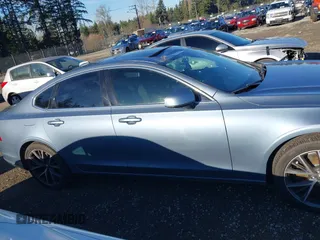 2017 Volvo S90 Momentum with VIN YV1A22MK0H1014633, listed as a IAAI auction lot 41266677 with 46,470 mi miles. Bid and sale history available at carsss.com. Image 14.