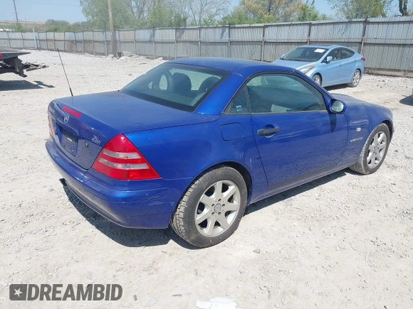 1998 Mercedes-Benz SLK-Class with VIN WDBKK47F7WF075867, listed as a IAAI auction lot 42113106 with 36,870 mi miles. Bid and sale history available at carsss.com. Image 4.