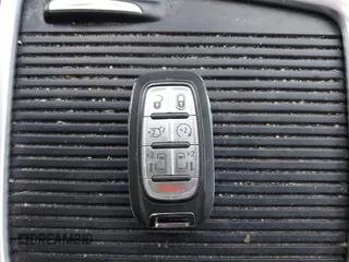 2021 Chrysler Pacifica Touring L with VIN 2C4RC1BG0MR543634, listed as a IAAI auction lot 41513467 with 148,010 mi miles and . Bid and sale history available at DreamBid. Image 11.