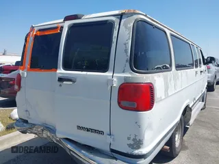 2001 Dodge Passenger z VIN 2B5WB35Z51K561431, wystawiony jako IAAI lot #42003952 z przebiegiem 171 240 mil mil oraz . Historia ofert i sprzedaży dostępna na DreamBid. Obrazek 4.