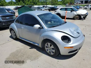 2008 Volkswagen Beetle S with VIN 3VWPW31C58M502208, listed as a Copart auction lot 61663455 with 93,982 mi miles and Salvage title. Bid and sale history available at DreamBid. Image 4.