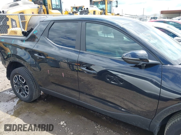 2022 Hyundai Santa Cruz SEL with VIN 5NTJBDAE2NH008015, listed as a IAAI auction lot 42232891 with 31,450 mi miles and . Bid and sale history available at DreamBid. Image 13.
