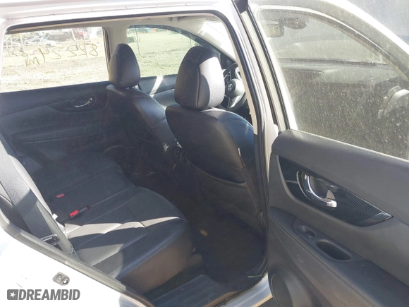 2017 Nissan Rogue SL with VIN 5N1AT2MV4HC787053, listed as a IAAI auction lot 40675244 with 82,224 mi miles. Bid and sale history available at carsss.com. Image 8.
