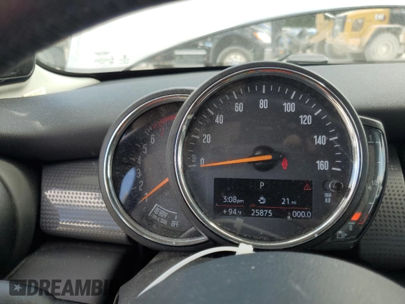 2018 MINI Hardtop Cooper with VIN WMWXP5C5XJ2G62933, listed as a Copart auction lot 50846165 with 25,875 mi miles and Salvage title. Bid and sale history available at DreamBid. Image 9.
