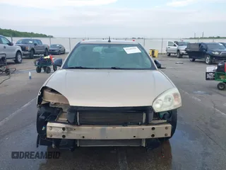 2004 Chevrolet Malibu Maxx LT z VIN 1G1ZU64854F201810, wystawiony jako IAAI lot #42169195 z przebiegiem 123 746 mil mil oraz . Historia ofert i sprzedaży dostępna na DreamBid. Obrazek 13.