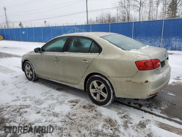 2011 Volkswagen Jetta z VIN 3VWWL7AJXBM065484, wystawiony jako Copart lot #88326445 z przebiegiem 248 995 mil mil oraz Czysty tytuł • Clean title. Historia ofert i sprzedaży dostępna na DreamBid. Obrazek 2.
