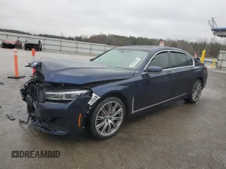 2021 BMW 7 Series 740i with VIN WBA7T2C01MCE56512, listed as a Copart auction lot 42575055 with 32,143 mi miles and Salvage Title. Bid and sale history available at carsss.com. Image 1.