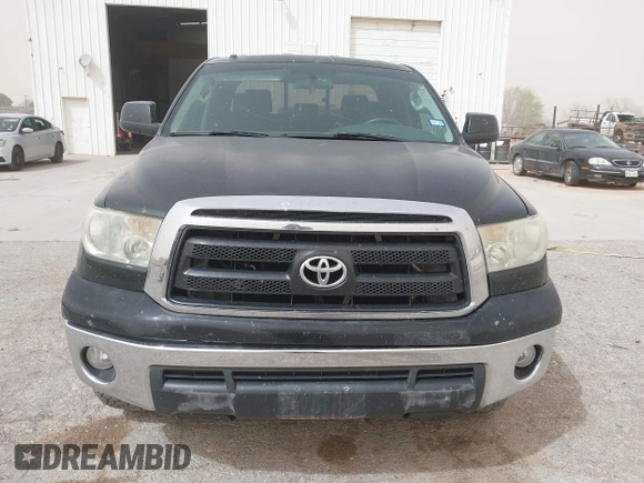 2013 Toyota Tundra z VIN 5TFRM5F19DX063197, wystawiony jako IAAI lot #41799886 z przebiegiem 351 859 mil mil oraz . Historia ofert i sprzedaży dostępna na DreamBid. Obrazek 12.