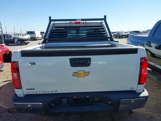 2011 Chevrolet Silverado 1500 LT with VIN 3GCUKSE24BG233850, listed as a IAAI auction lot 41663302 with 147,333 mi miles. Bid and sale history available at carsss.com. Image 16.