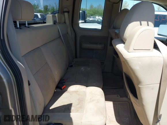 2005 Ford F-150 XLT with VIN 1FTPX14535FB40621, listed as a IAAI auction lot 42130458 with 122,764 mi miles. Bid and sale history available at carsss.com. Image 8.